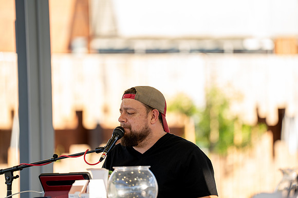 Discover Gilbert-1654